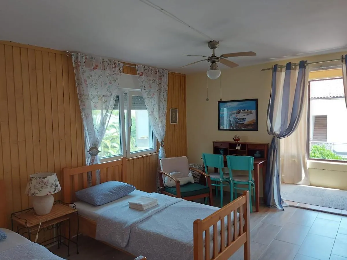 Premantura Studio Apartman דירה